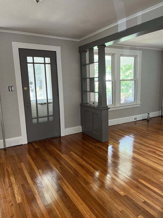 Foto del edificio - 533 Pleasant St