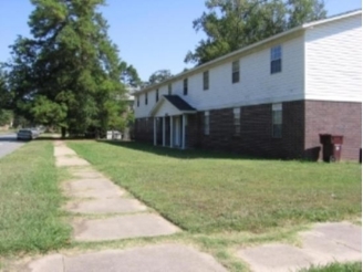 Building Photo - Poplar Apartments