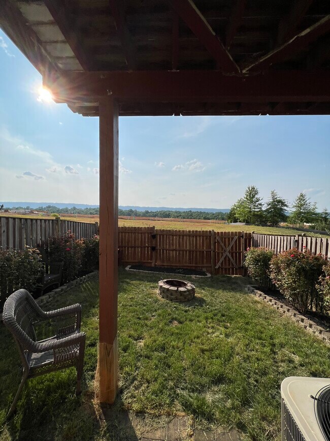 Building Photo - 408 Klee Dr