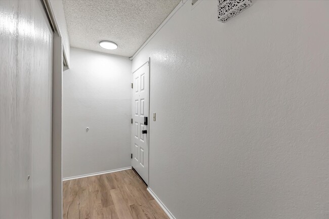 Foto del edificio - 3511 S 160th St