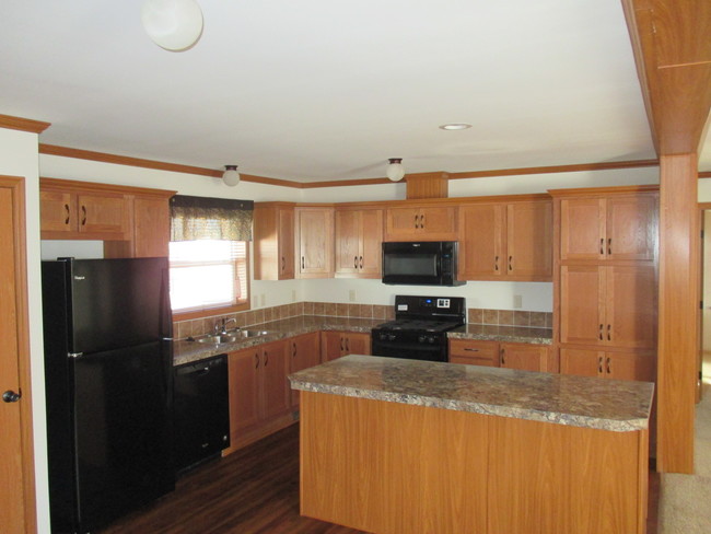 Spacious Kitchen - Autumn Ridge