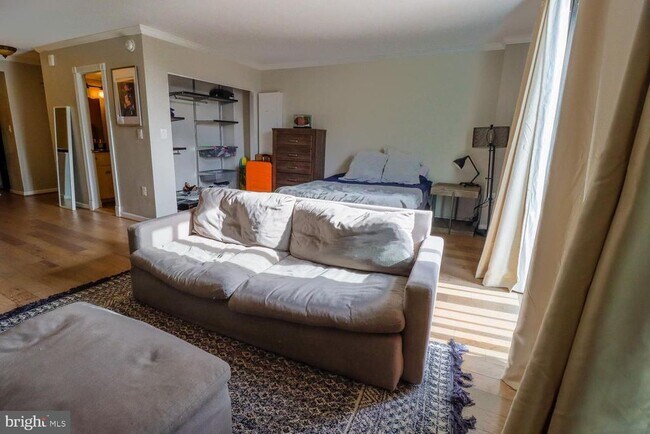 Foto del edificio - 4242 East-West Hwy