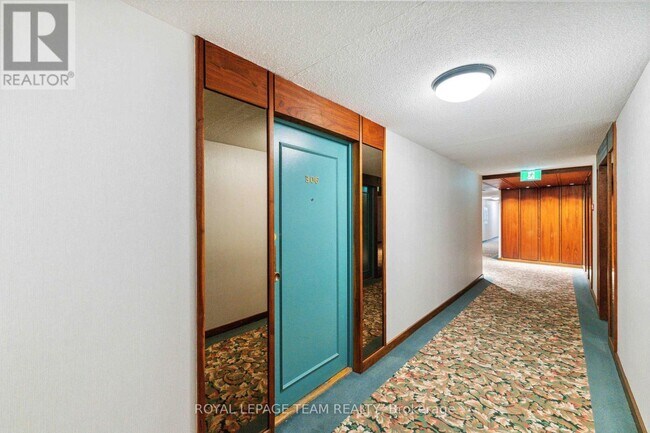 Building Photo - 2951 Riverside Dr.