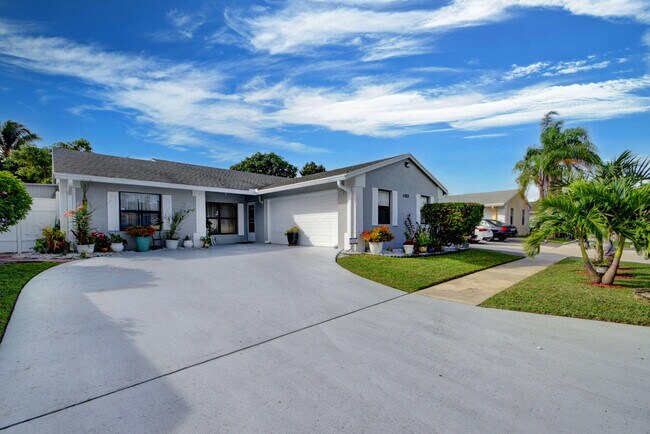 Foto del edificio - 5882 Lincoln Cir W
