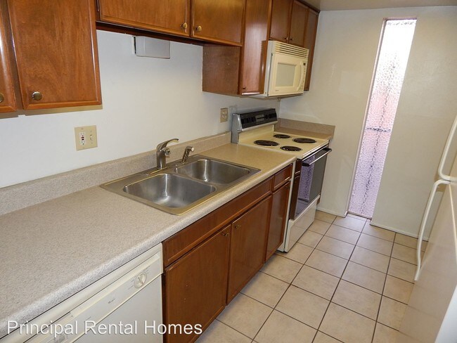 Building Photo - 4343 E Fortaleza St