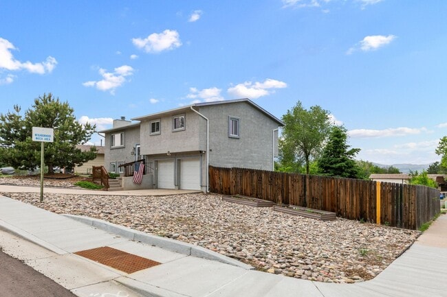 Building Photo - 4303 Eastcrest Cir W
