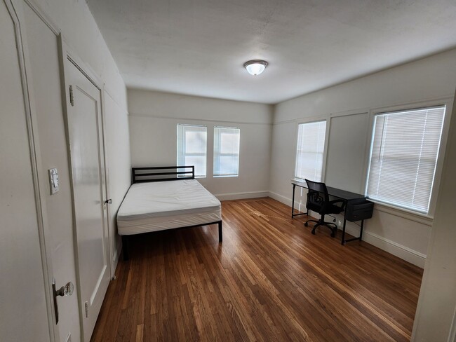 Foto del edificio - Private Bedroom Near UC Berkeley Campus