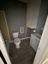 Building Photo - 133 Center St