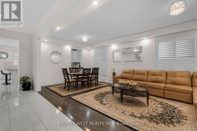 Building Photo - 5 Aries St