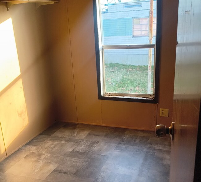 Foto del edificio - 615 S Bell St