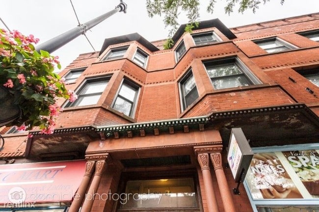 Building Photo - 2251 N Lincoln Ave