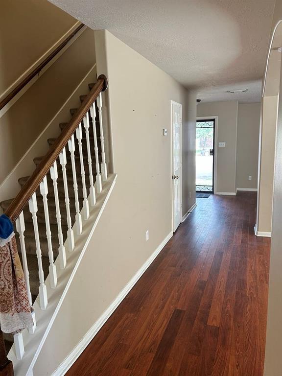 Building Photo - 14015 Tealcrest Ln