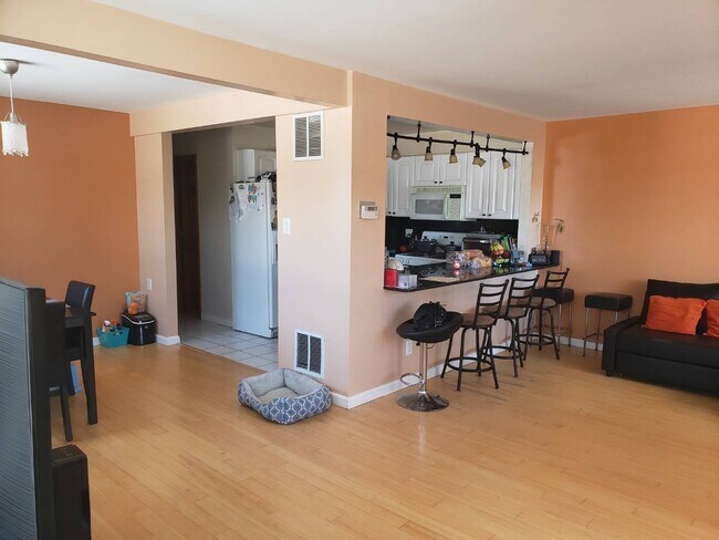 Building Photo - 251 Jules Dr
