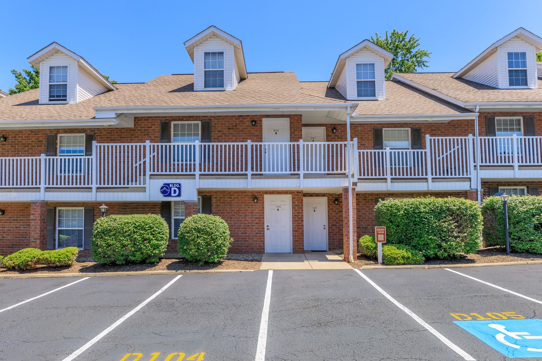 Tallmadge Pointe – photo 1 of 26