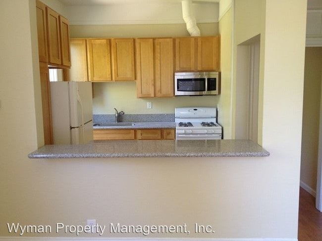 Building Photo - 549 Brown St