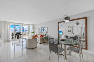 Building Photo - 1717 N Bayshore Dr