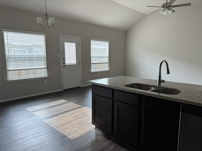 Dining - 629 Heathers Way