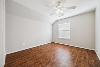 Building Photo - 6 Douvaine Ct