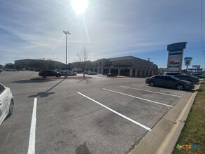 Building Photo - 2710 S Clear Creek Rd