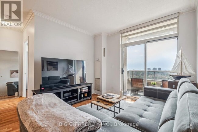 Photo du bâtiment - 3880-3880 Duke of York Blvd
