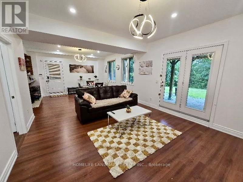 Photo principale - 84 Starwood Rd