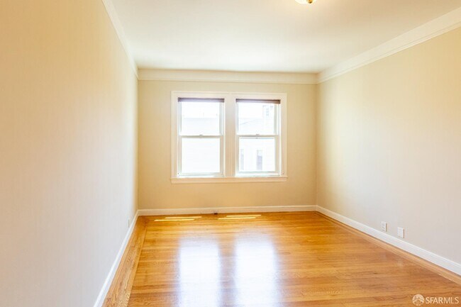 Foto del edificio - 3014 Baker St