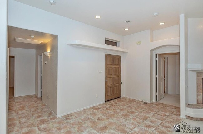 Building Photo - 10431 Av la Primera