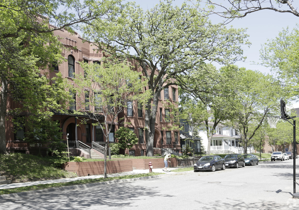 Building Photo - 1516 S Elliot Ave