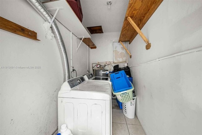 Foto del edificio - 600 SW 10th St