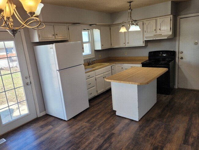 Foto del edificio - Beautiful 3br Home Near Park!