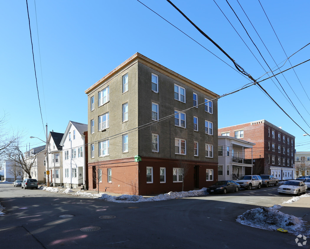 Primary Photo - 64 Palmer St