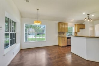 Building Photo - 11802 Chateau Trail