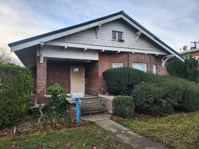 Building Photo - d1128