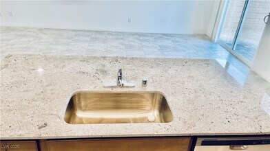 Building Photo - 8736 Victoria Pk St