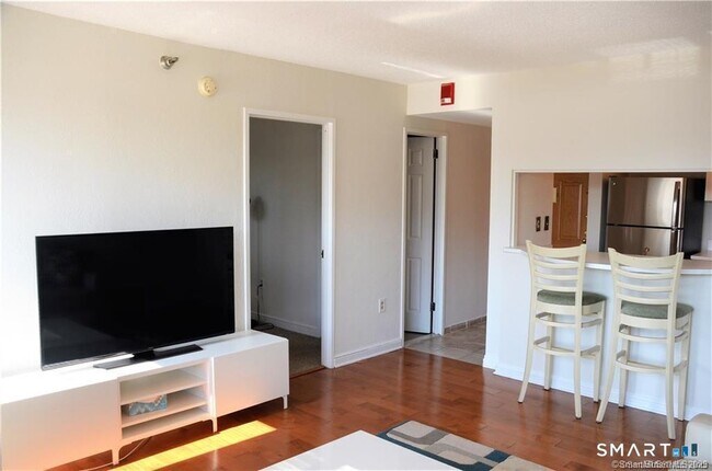 Building Photo - 127 Greyrock Pl