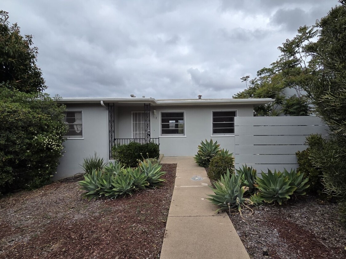 Primary Photo - Move-In Ready 2-Bedroom Escondido Charmer!...