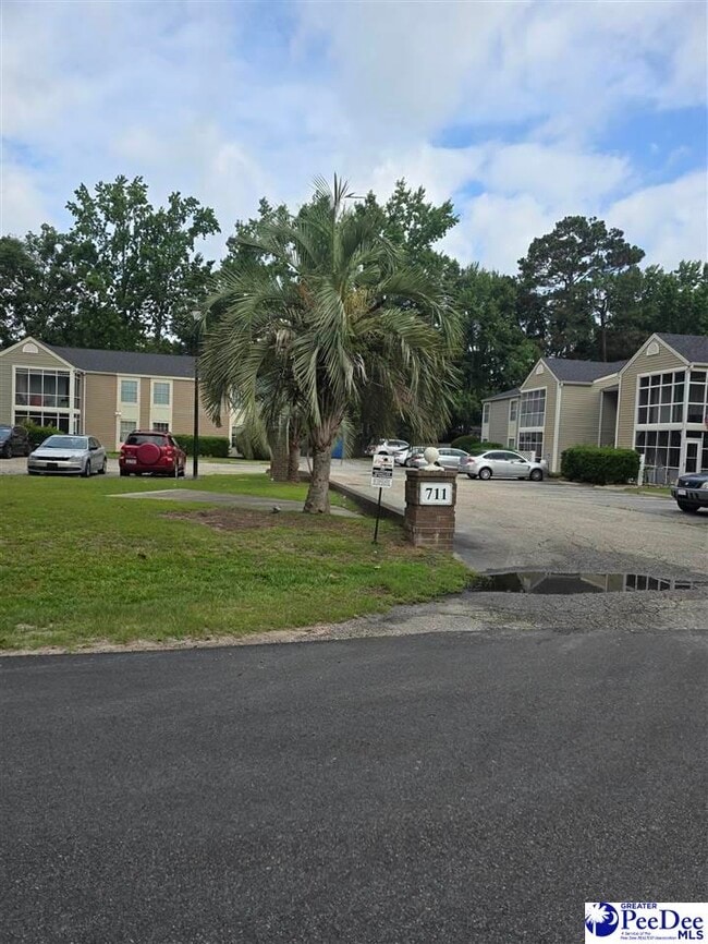Foto del edificio - 711 Coventry Ln
