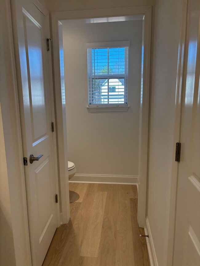 Building Photo - Knoxville 37920 - 3 bedroom 2.5 bath - cal...