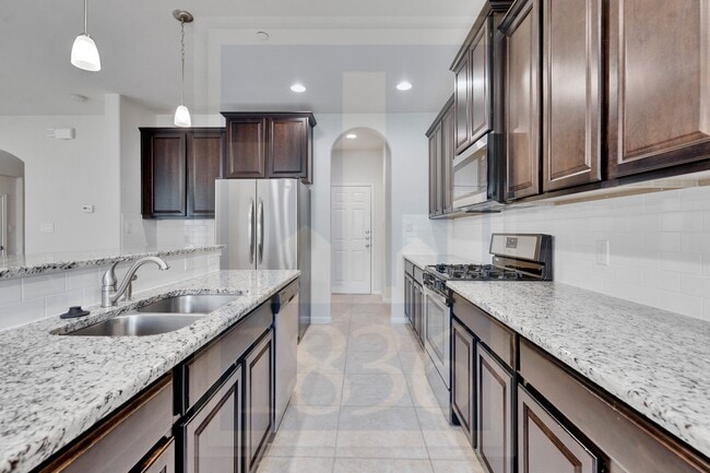 Foto del edificio - 2214 S Lakeline Blvd