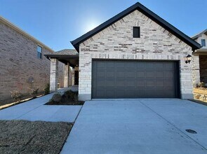 Building Photo - 705 Leavenworth Dr