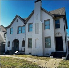 Building Photo - 601 S Oak Cliff Blvd