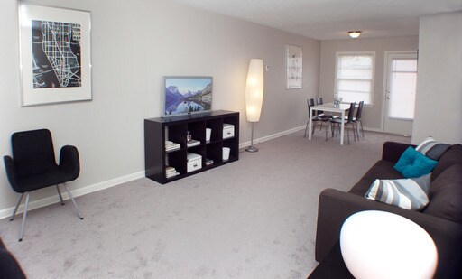 Primary Photo - 1734 N Yale Ave