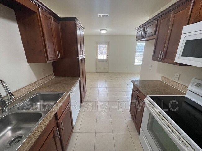 Building Photo - 907 Parkplace Ridge