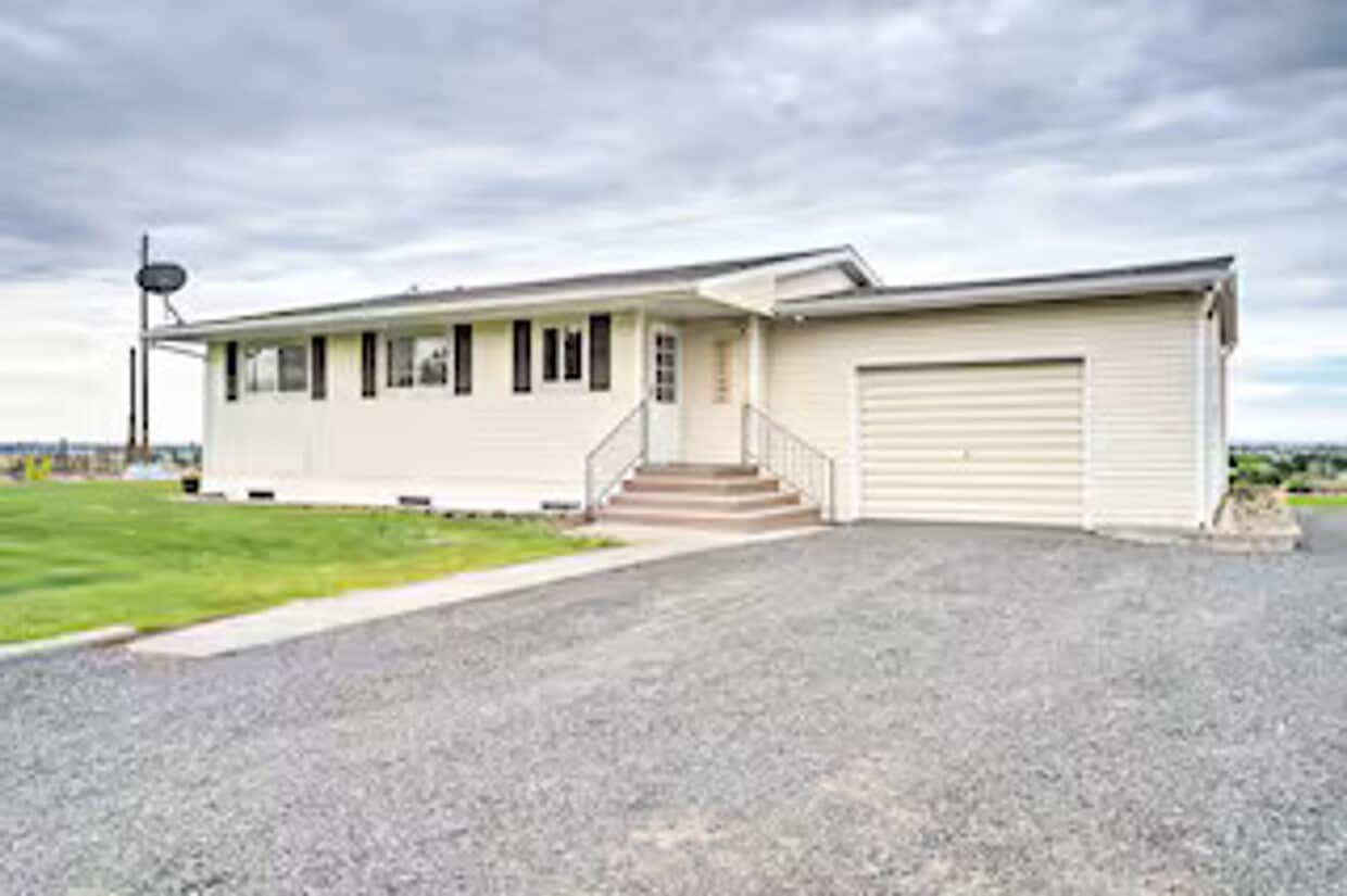 Primary Photo - 5 Bed 3 Bath House! For Rent!!!