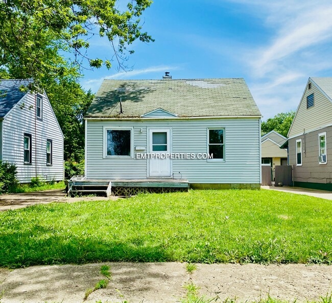 Building Photo - 1605 Maine Ave