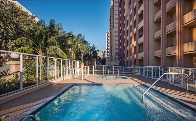 Foto del edificio - 388 E Ocean Blvd