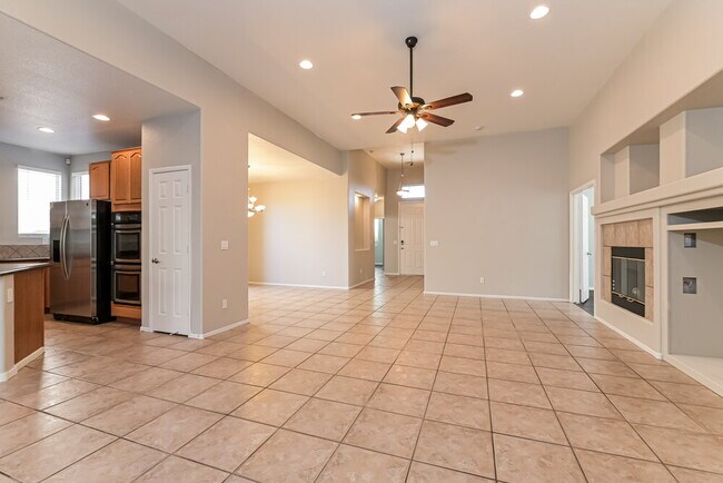 Foto del edificio - 9048 Blue Raven Ave