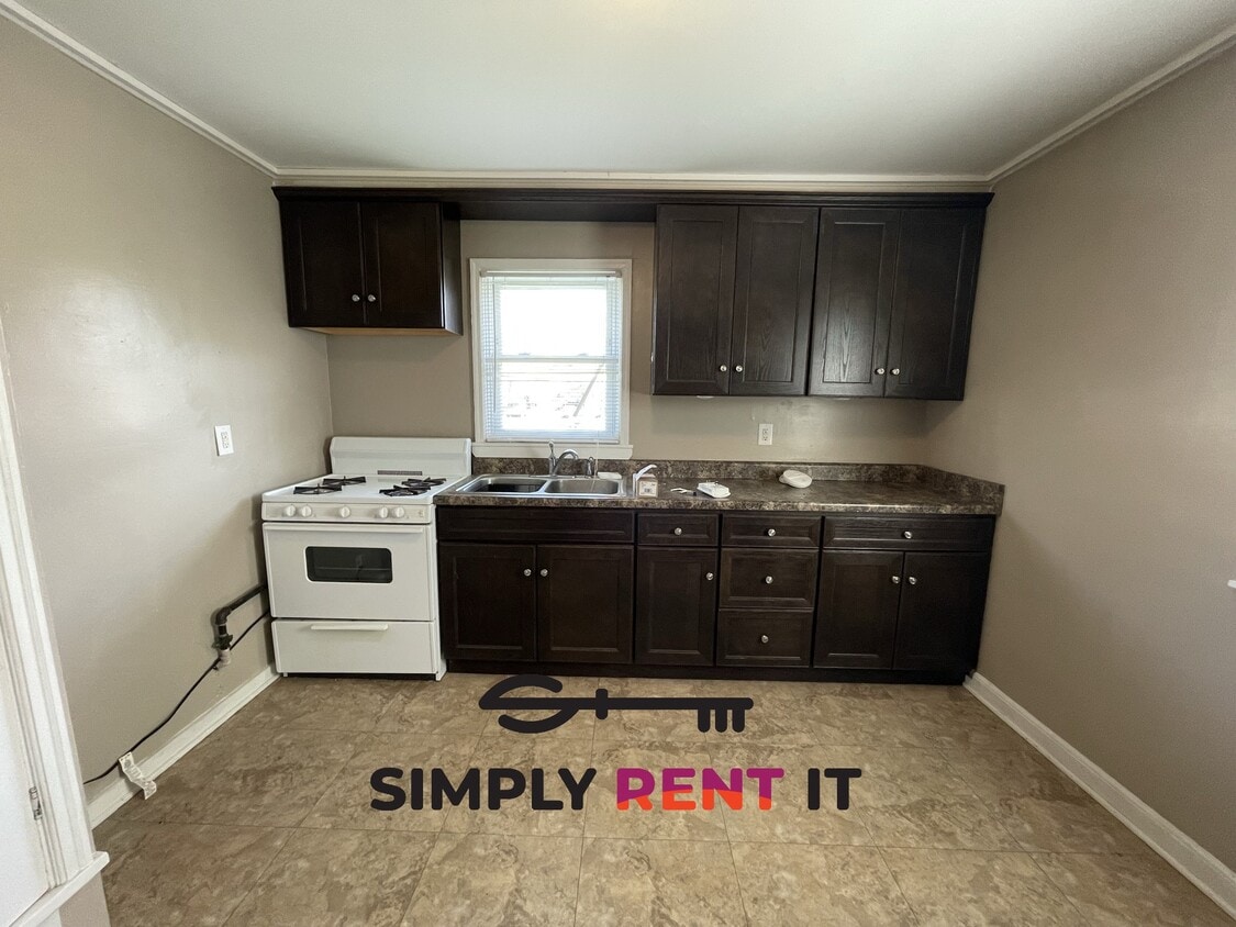 Foto principal - 2 Bedroom Near Campus Available Now!