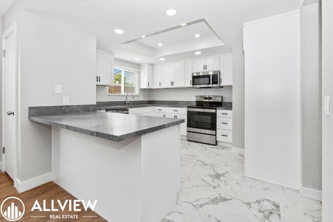 Building Photo - Fully Remodeled 2 Bed 2 Bath Gem Available...