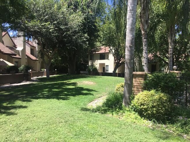 Foto del edificio - Large Updated 3/2 Condo